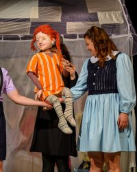 Eroii îndrăgiți din poveștile pentru copii, pe scena Teatrului de Păpuși „Puck”, în weekend